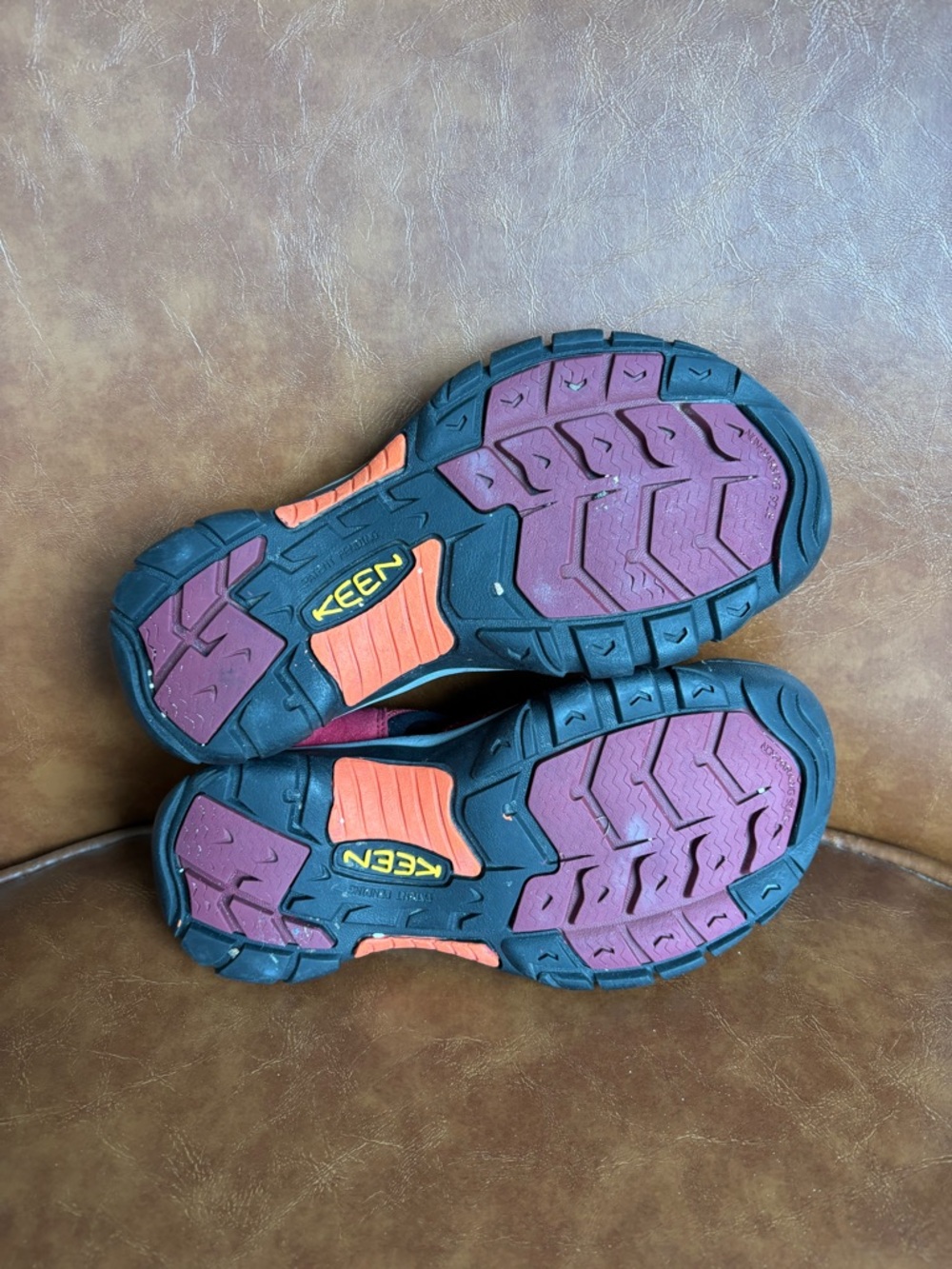 KEEN Newport H2 Outdoor Hiking Sport Water Sandals Red Black Closed Toe US 6 - Picture 6 of 6